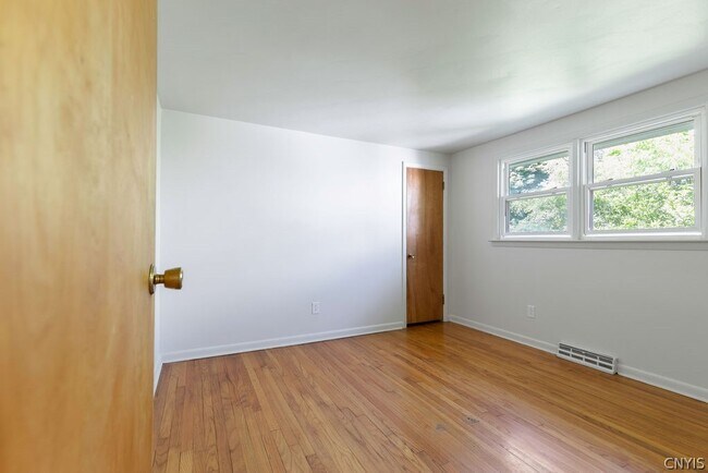 Building Photo - 110 Wolcott Terrace