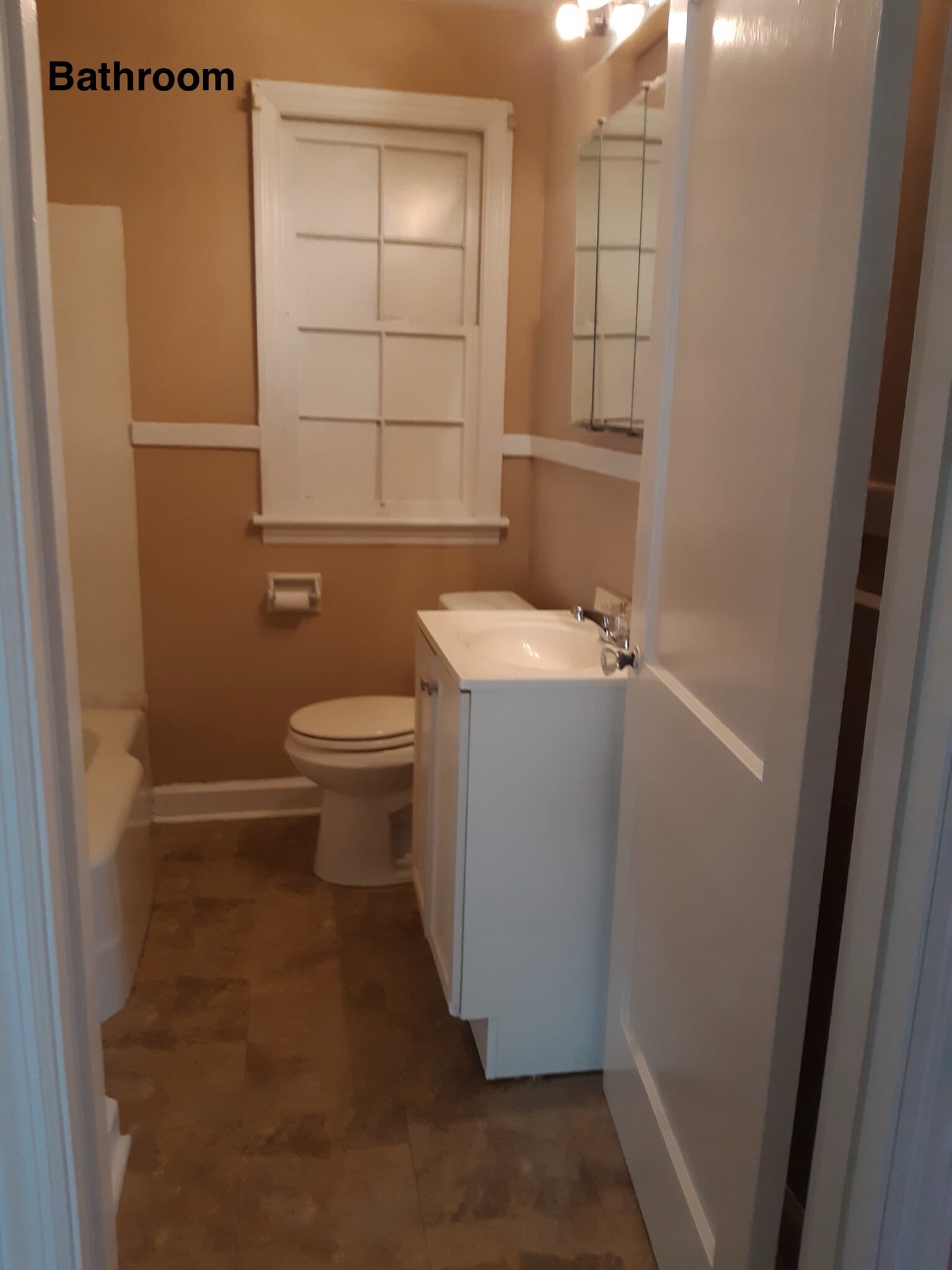 Building Photo - 105 Meadowbrook St