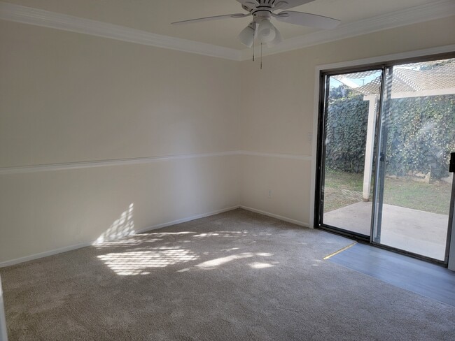 Building Photo - 641 Shalimar Dr