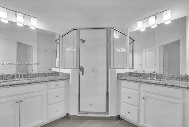Building Photo - 10933 SW 235th Ln