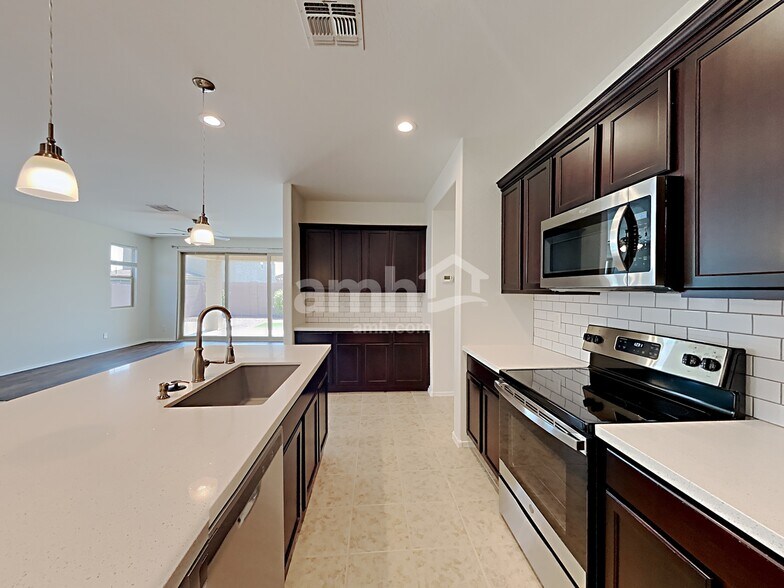 Building Photo - 18423 W Getty Dr