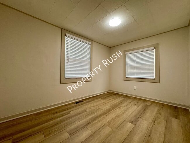 Building Photo - 975 Beason Dr