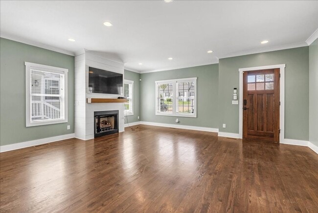 Building Photo - Columbia Avenue Condo