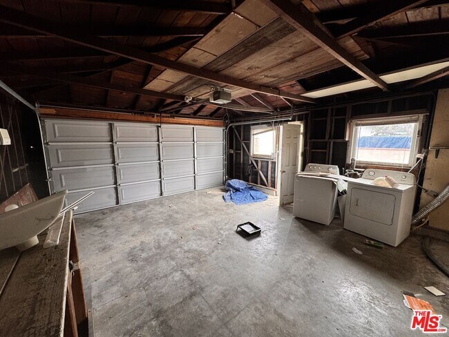 Building Photo - 3020 Magnolia Ave