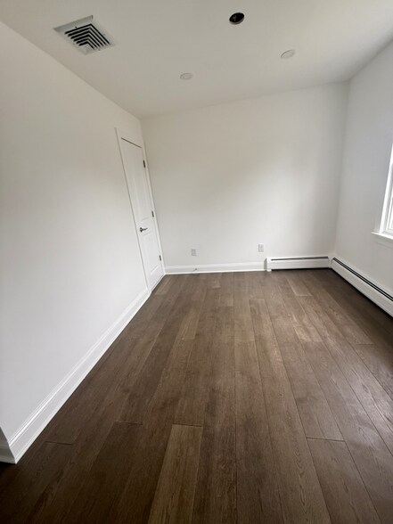 Building Photo - 71 Tiffany Dr