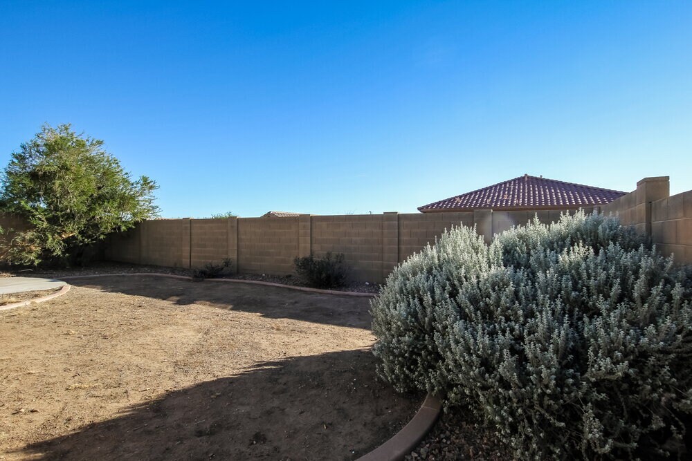 Building Photo - 2621 W Medinah Way