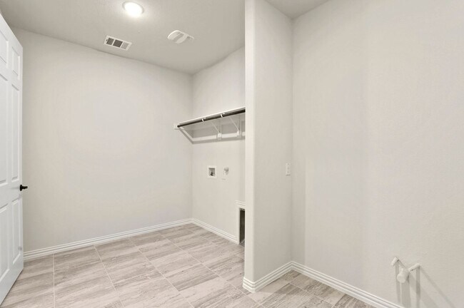 Building Photo - 601 Winslow Ln
