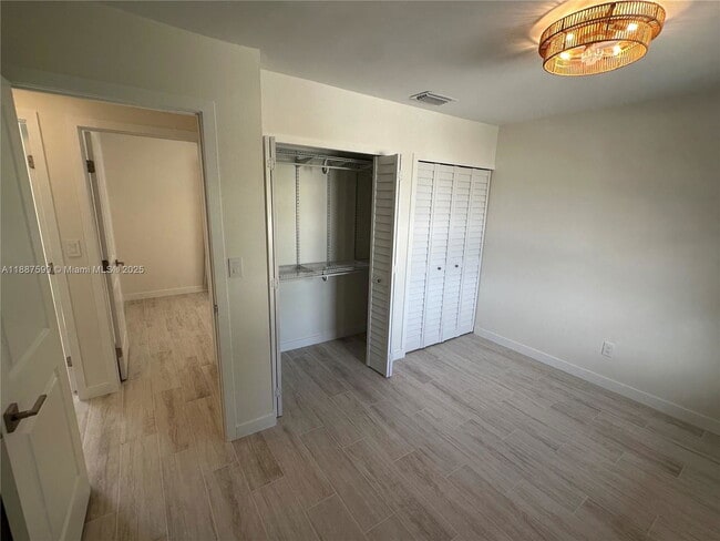 Building Photo - 7106 SW 112th Pl