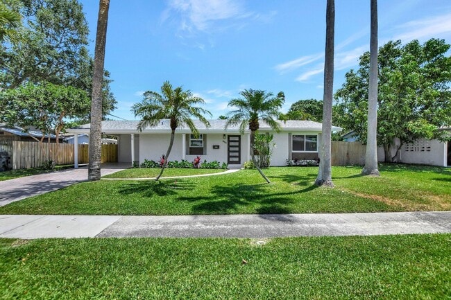 Building Photo - 832 SW 10th Ave