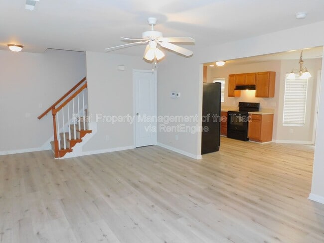 Building Photo - 807 Thorncroft Rd