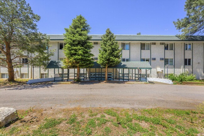 Building Photo - Renovated 1BR Condo | Community Clubhouse, Pool, Gym & Courts