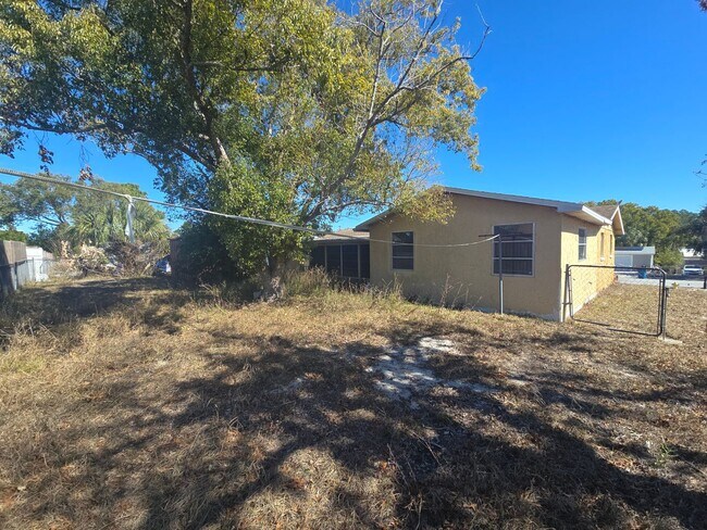 Building Photo - Beautiful 2-Bedroom, 2-Bathroom Home in Spring Hill