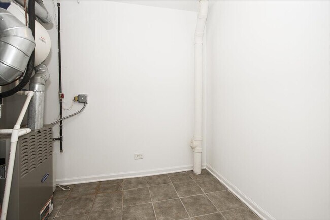 Building Photo - 1245 Tuscany Dr