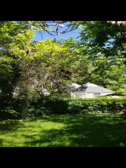 Building Photo - 1375 E Gilmer Dr