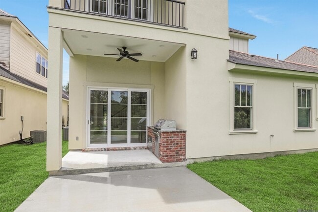 Building Photo - 18171 Vis-A-Vis Ave