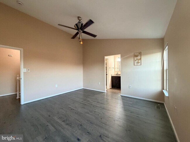 Building Photo - 203 Autumn Flower Ln