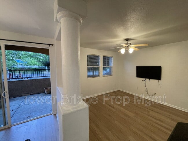 Building Photo - 1900 Danbrook Dr