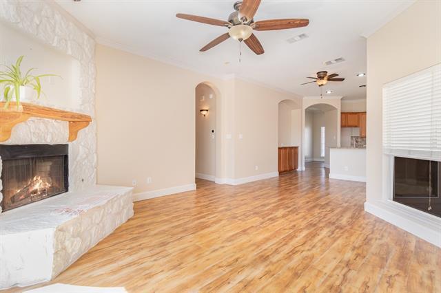 Building Photo - 3925 Oakmont Dr
