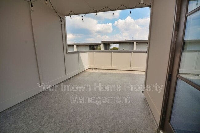 Building Photo - 550 N Highland Ave NE