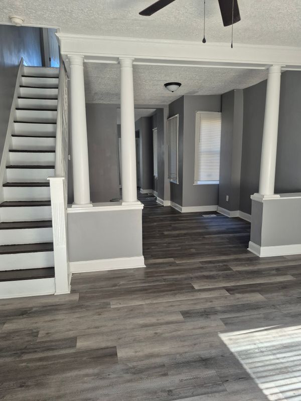 Building Photo - 114 N Yewdall St