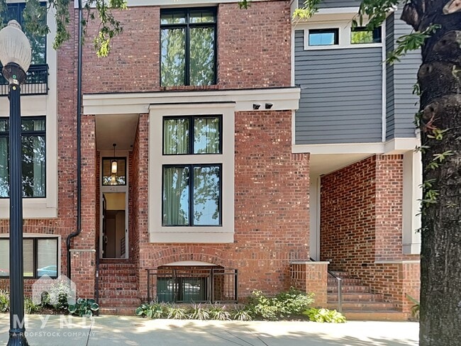 Building Photo - 436 E 33rd St