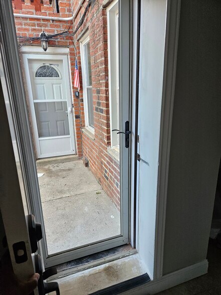 Building Photo - 1648 E 55th St