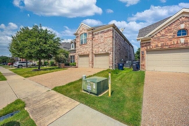 Building Photo - 15516 Mayflower Trail