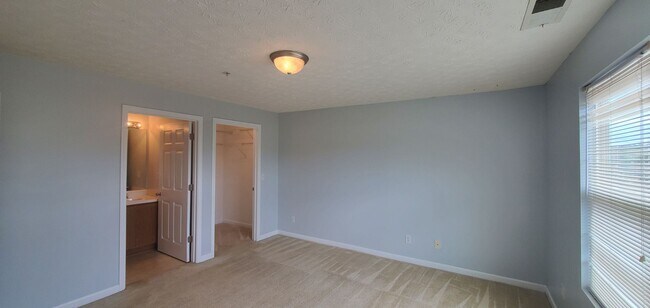 Building Photo - Open House on  Spacious Condo on 6/26/25 T...