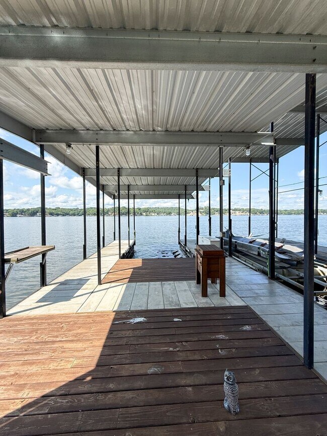 Building Photo - 1630 Camp Hohn Dr