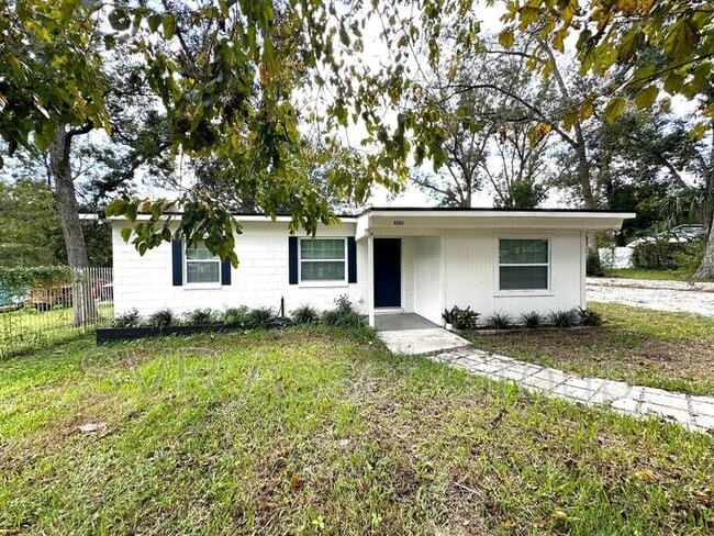 Building Photo - 8054 Graff Ln