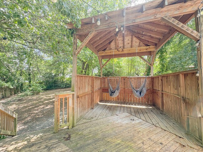 Building Photo - 946 McKimmon Rd
