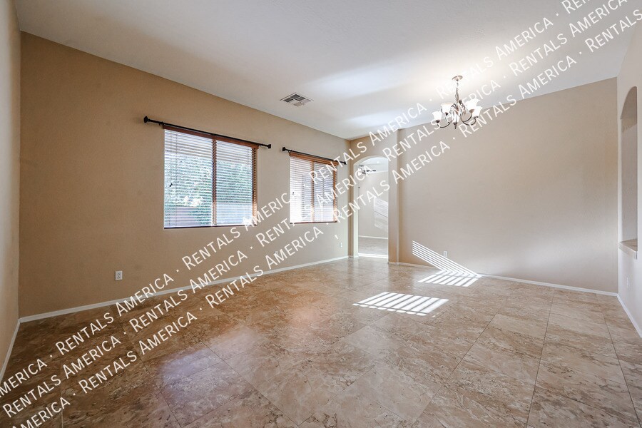 Building Photo - 8351 W Rosewood Ln