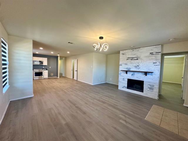 Building Photo - 817 Lark Dr