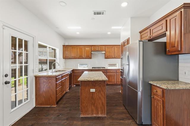 Building Photo - 836 Lakeview Cir