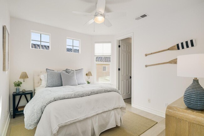 Building Photo - Walk to Beach & Cedros Stunning 4BR Home in Prime Solana Beach Location