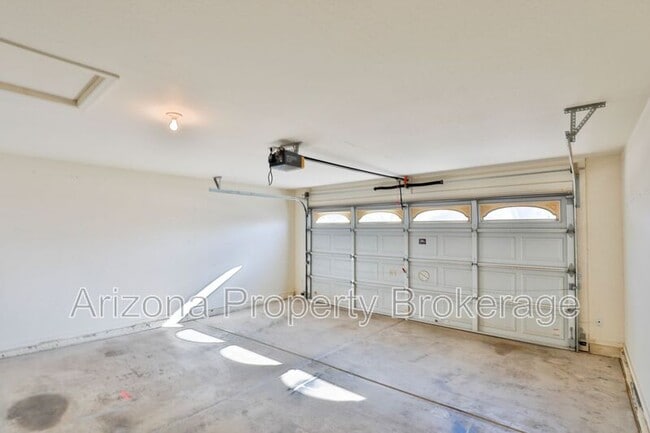 Building Photo - 3574 S Ponderosa Dr