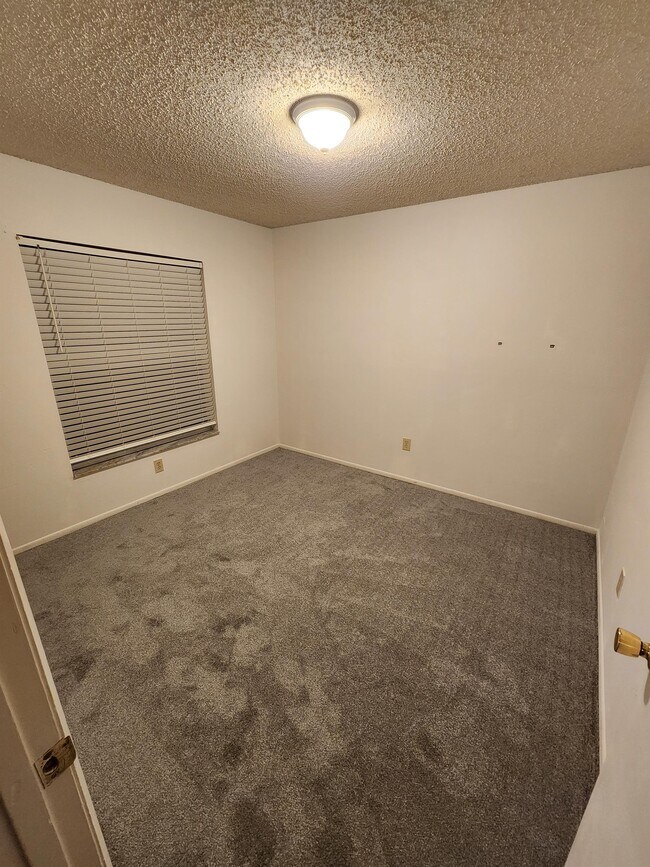 Building Photo - 13612 Laraway Dr