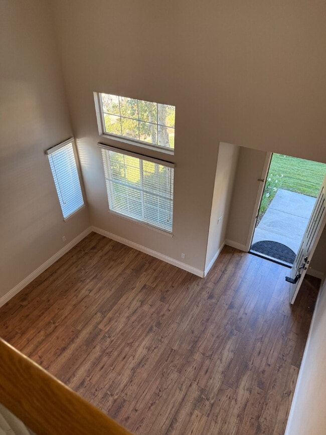 Building Photo - Spacious 5-Bed Family Home w/ 3-Car Garage Near Top Schools in Orange Crest.  One large bedroom a...