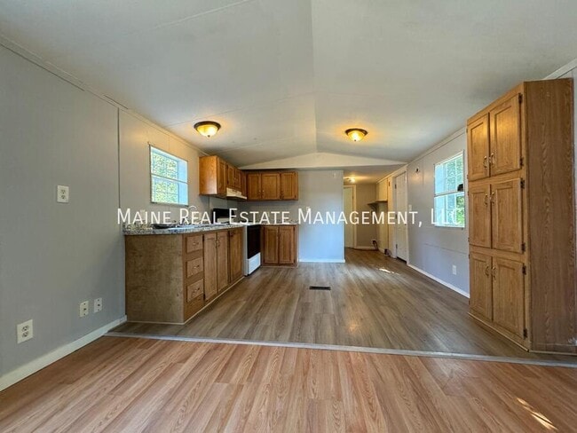 Building Photo - 102 Park Dr