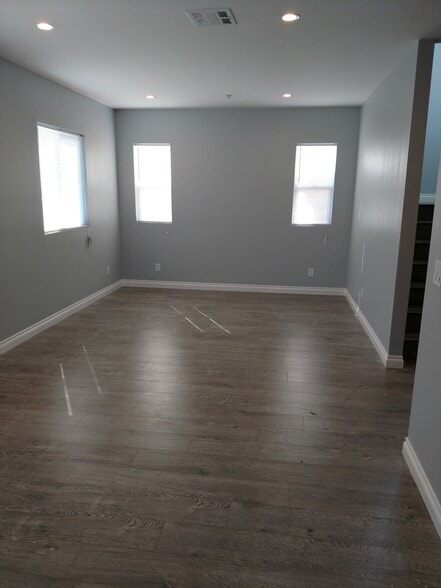 Building Photo - 3961 Halldale Ave