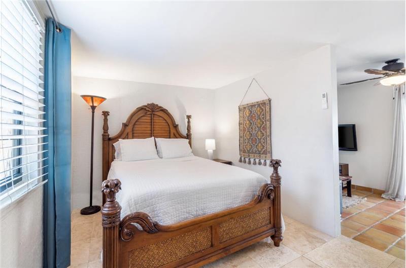 Building Photo - 400 33rd St