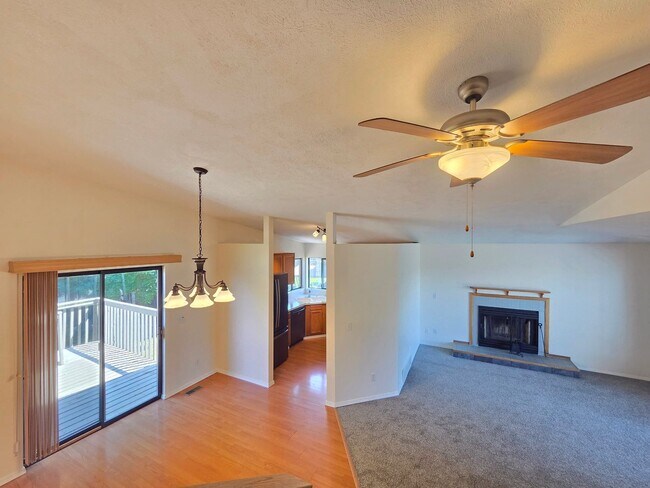 Building Photo - $2,700 - 4 Bed / 2 Bath Beautiful Home in Indian Trail