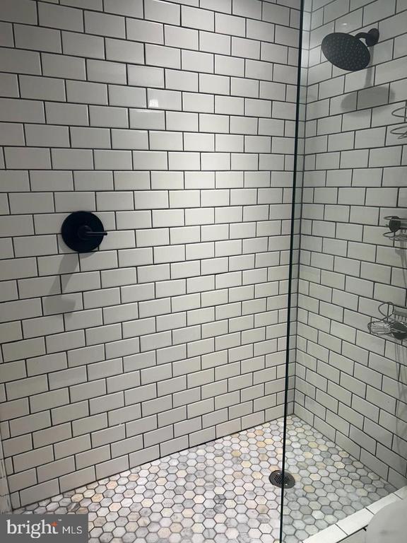 Building Photo - 5497 Endicott Ln