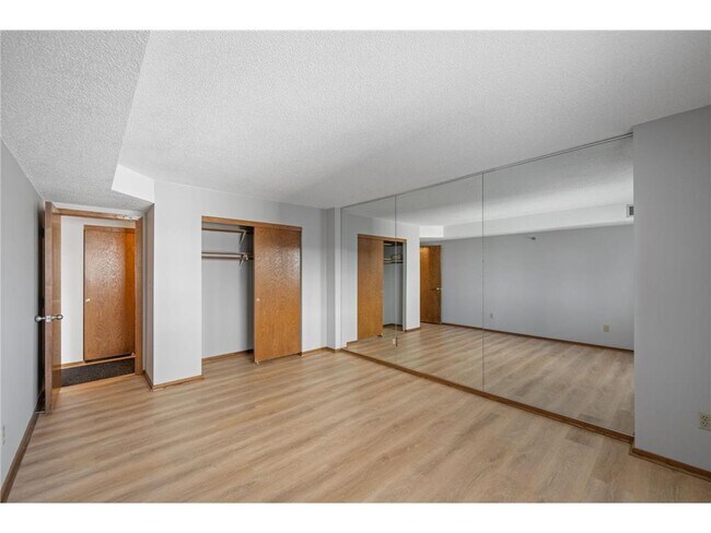 Building Photo - 121 Washington Ave S