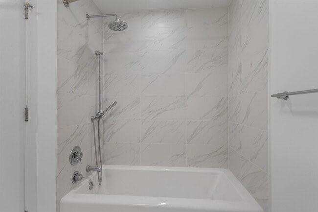 Building Photo - 9 Ave at Port Imperial