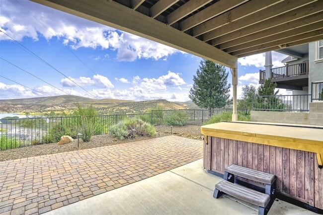 Building Photo - 1478 Varsity Dr