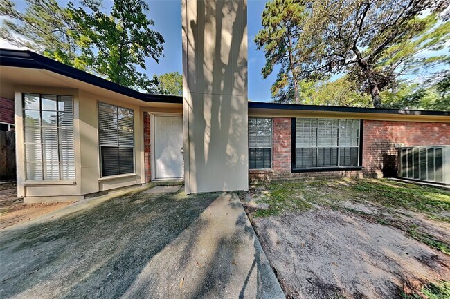 Building Photo - 79 Rockridge Dr