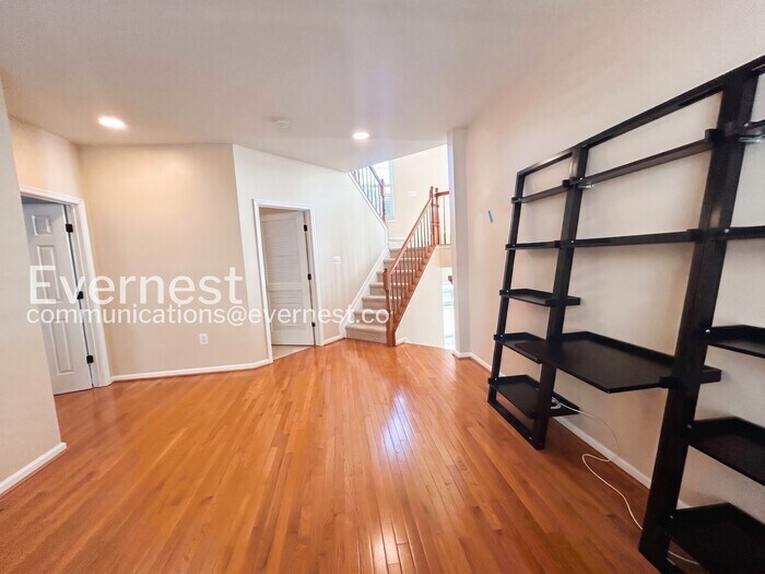 Building Photo - 8348 Middle Ruddings Dr