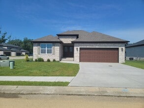 Building Photo - 3611 Sand Dr