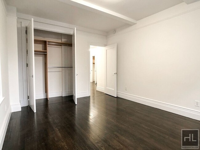 Building Photo - 25 W 68th St